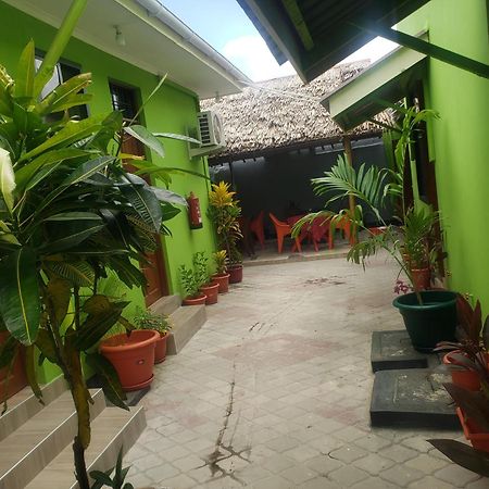 L&J Modern Backpackers Bnb Dar es Salaam Esterno foto
