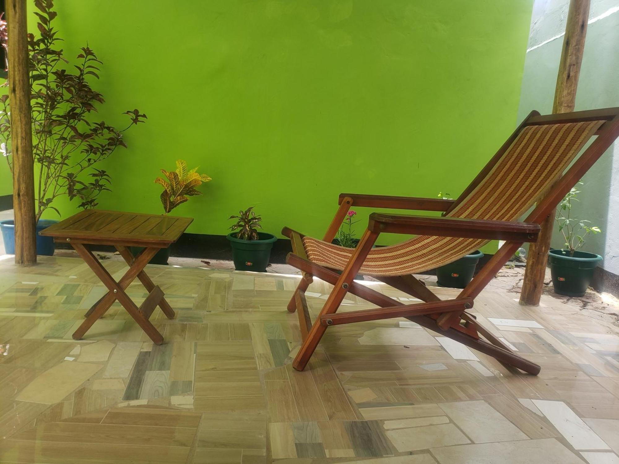 L&J Modern Backpackers Bnb Dar es Salaam Esterno foto
