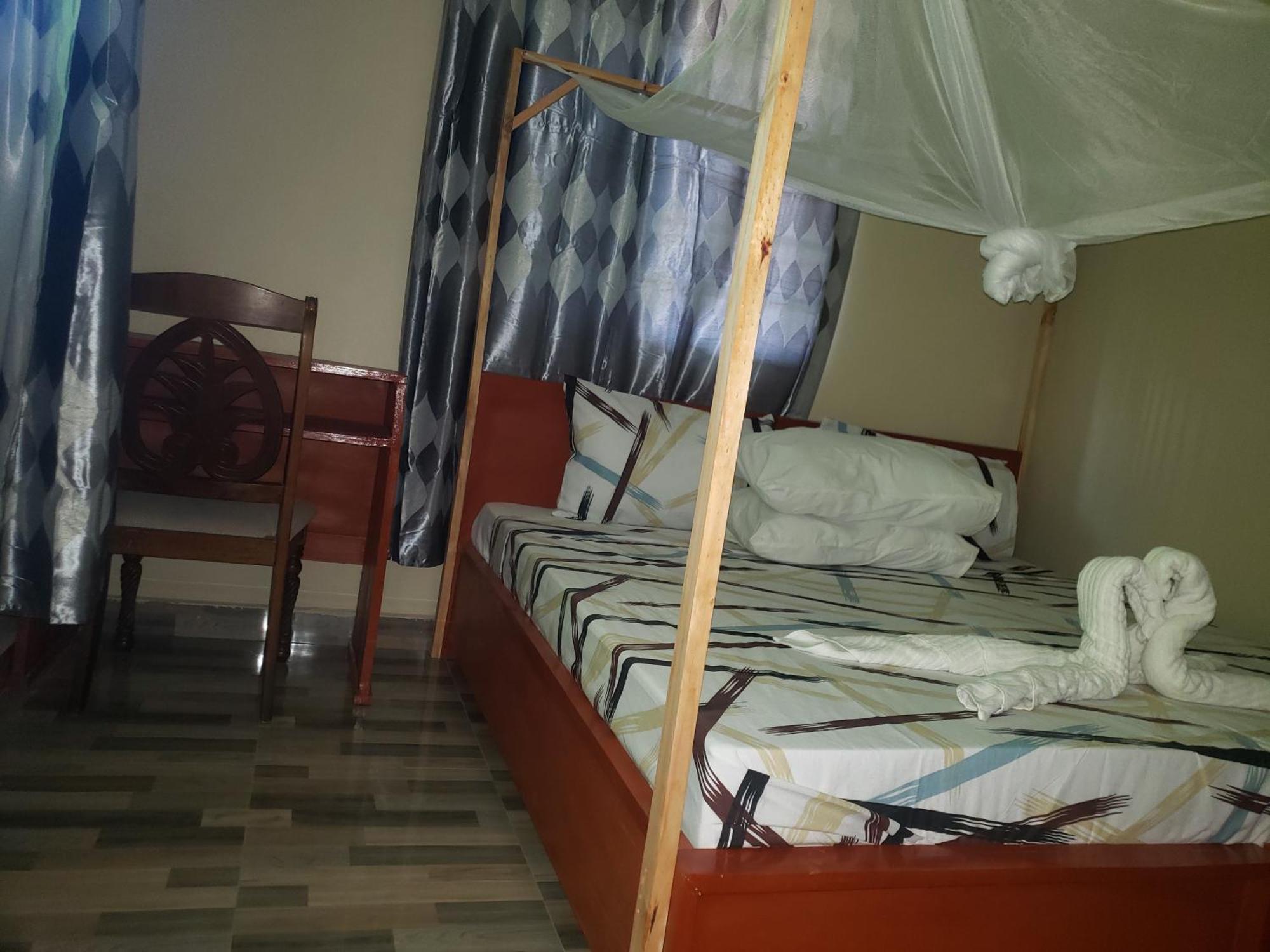 L&J Modern Backpackers Bnb Dar es Salaam Esterno foto