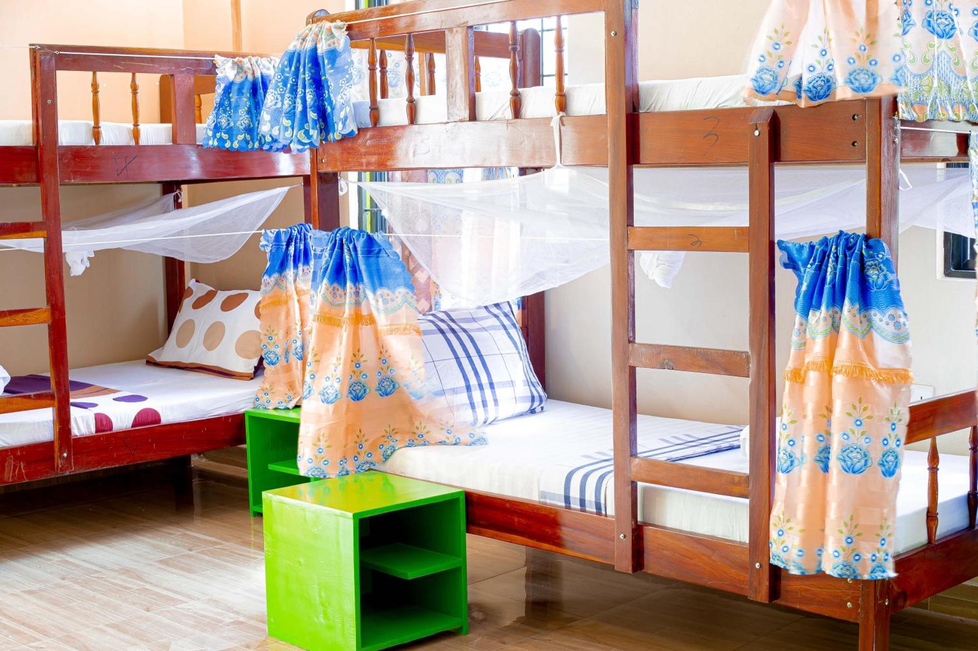 L&J Modern Backpackers Bnb Dar es Salaam Esterno foto