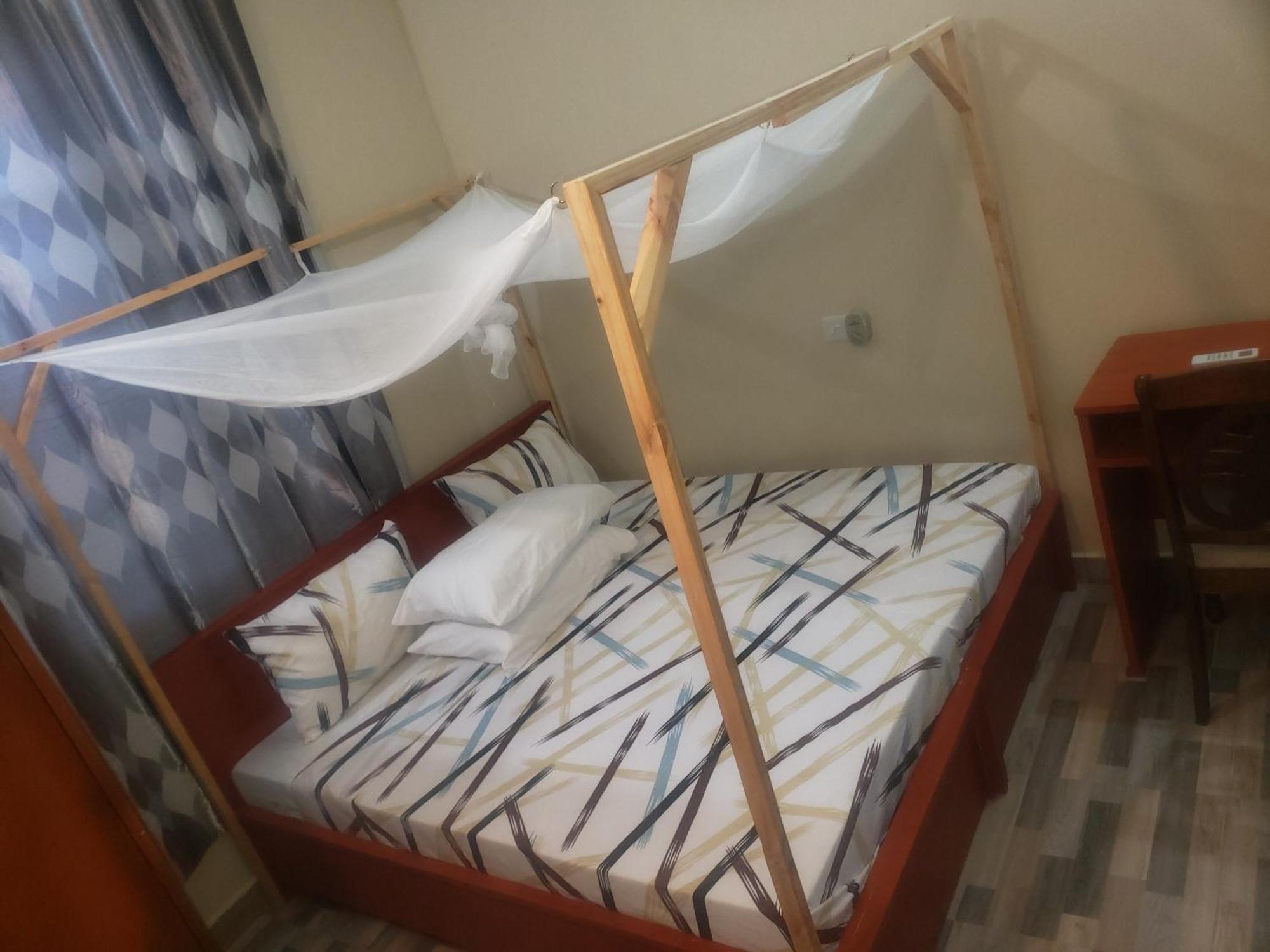 L&J Modern Backpackers Bnb Dar es Salaam Esterno foto