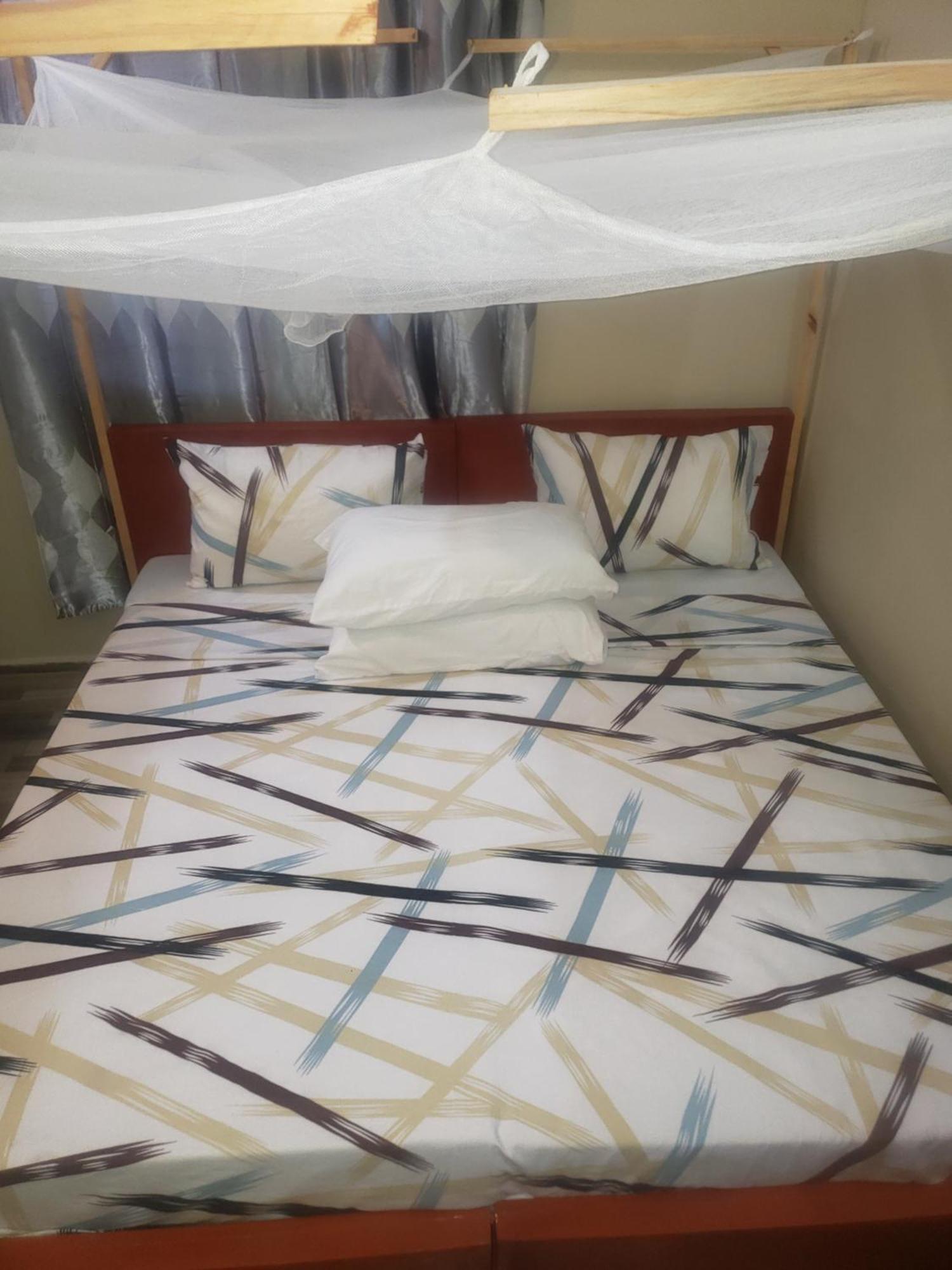 L&J Modern Backpackers Bnb Dar es Salaam Esterno foto