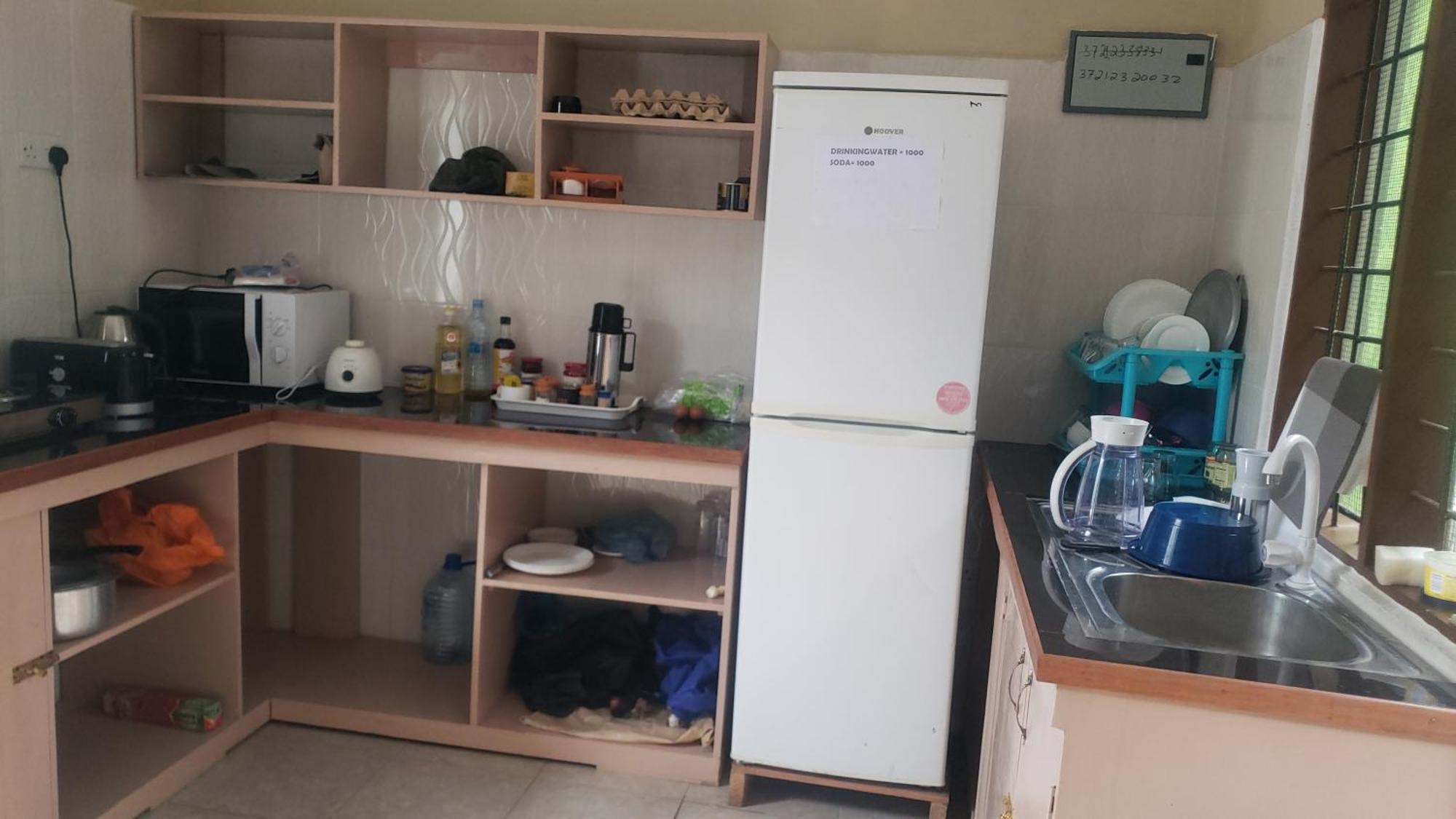 L&J Modern Backpackers Bnb Dar es Salaam Esterno foto