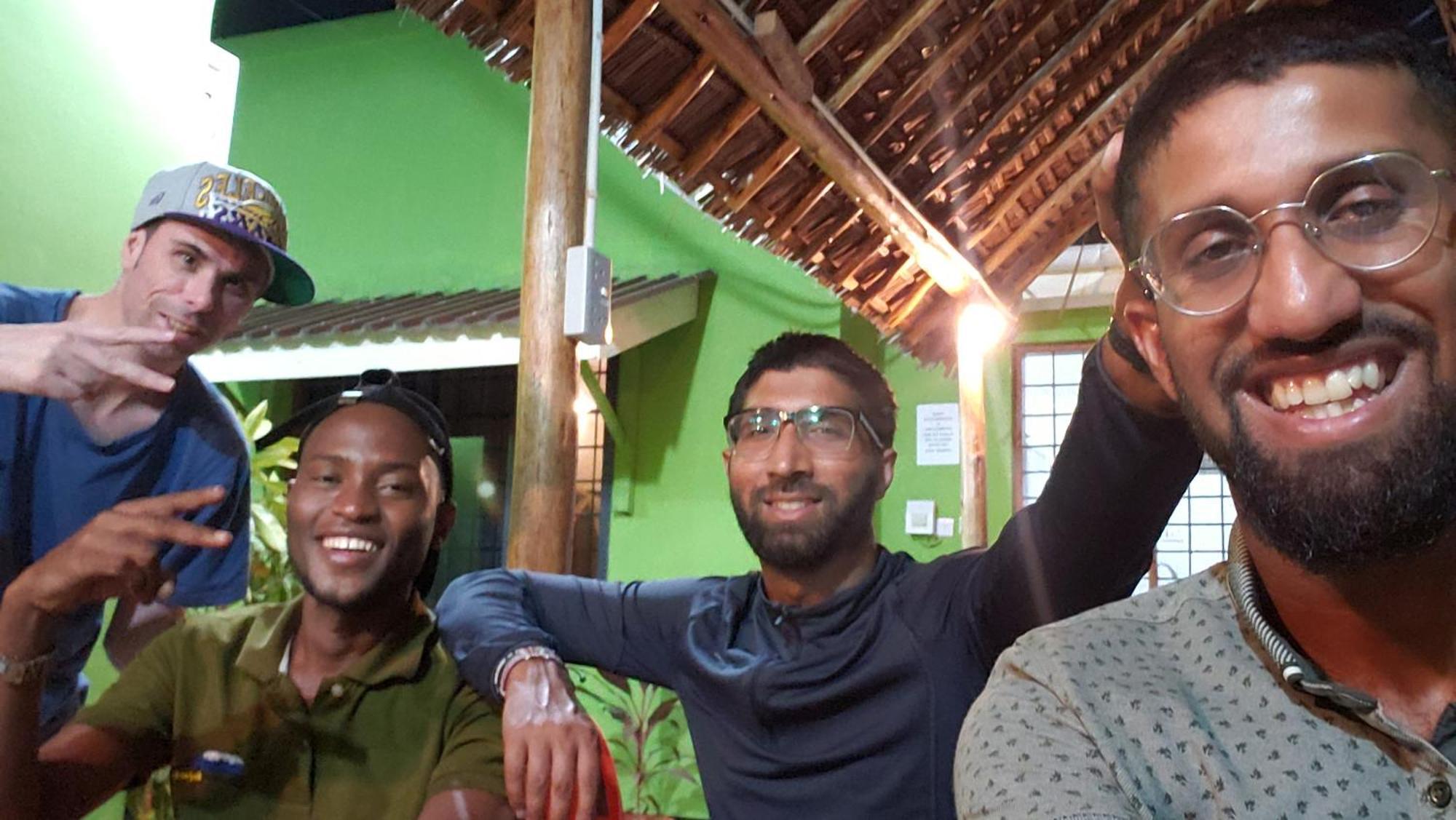 L&J Modern Backpackers Bnb Dar es Salaam Esterno foto