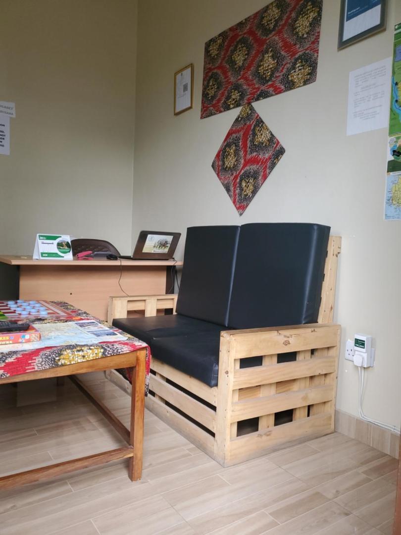 L&J Modern Backpackers Bnb Dar es Salaam Esterno foto