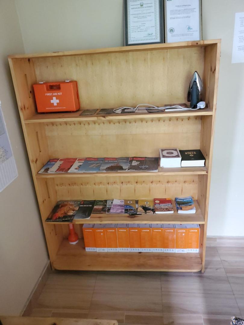 L&J Modern Backpackers Bnb Dar es Salaam Esterno foto